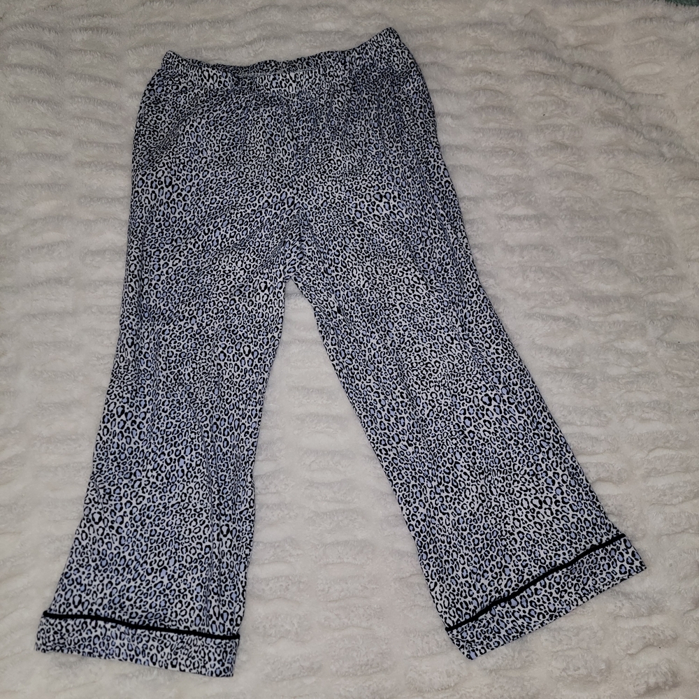 Joyspun Blue Leopard Cropped Pajama Set - Picture 6 of 9